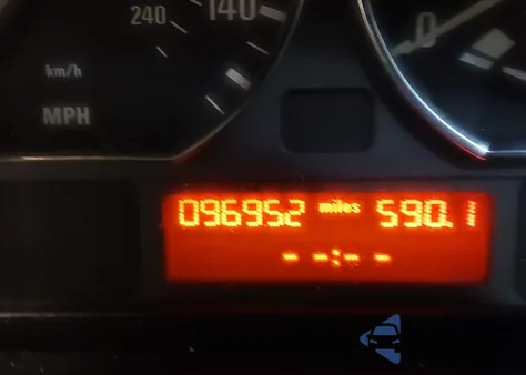 2003 BMW 325Xi z USA, uszkodzony, nr VIN WBAEU33463PH90619